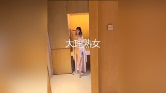 超骚的美少妇露脸喂大哥吃奶子，口交大粗屌好骚