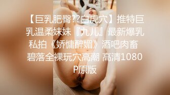 摆玩昏迷不醒的灵灵