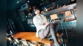 《震撼福利秘超强乱伦》原创海神油嘴滑舌熟女控与离婚7年风韵犹存50岁的干妈各种性爱乱伦确实刺激干妈一直求饶 (2)