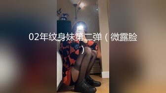 清纯少妇致命诱惑操良家，扒掉牛仔裤揉捏屁股，倒立69姿势口交，镜头前抬起腿，扶柜子抽插猛操