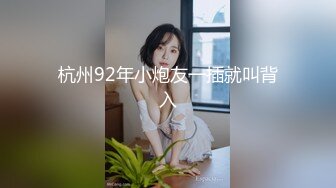 极品人间尤物精彩大秀，露脸直播真她妈骚啊，丝袜诱惑美乳翘臀，水嫩逼逼道具抽插自己抠，特写展示呻吟可射