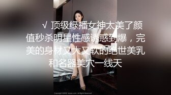 揉捏老婆的骚奶子