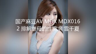 商场女厕全景偷拍珠宝店黑丝美女职员的极品美鲍