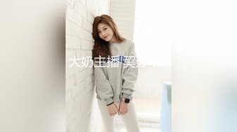 写字楼女厕蹲守白色穿搭高冷短发美妞⭐被操得微黑的嫩穴四处乱喷